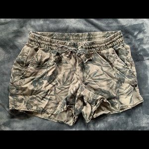 Old Navy short